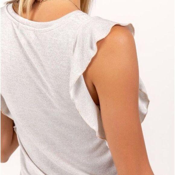 NWT Francesca’s Maggie Flutter Sleeve Pocket Tee Ruffle Sleeve Size Small - Picture 3 of 6